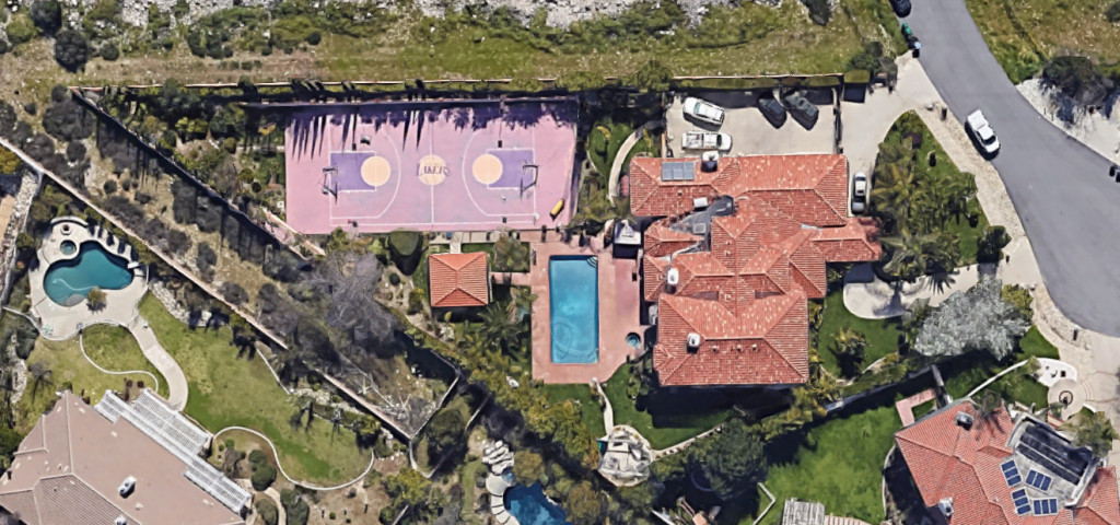 Aerial view of Snoop Dogg's first house in Claremont, California, as seen on Google Maps.