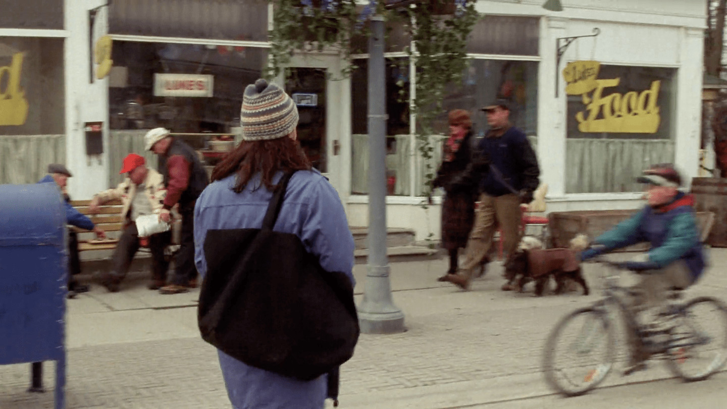 Exterior of Luke's Diner in Unionville, Ontario, a key filming location for Gilmore Girls pilot, now a beauty salon.