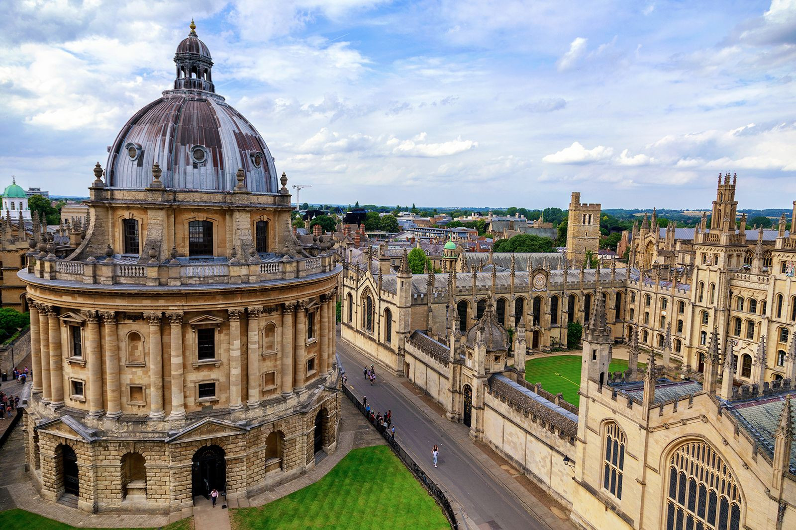 Aerial view of the University of Oxford and the city of Oxford, Oxfordshire, England, UK, showcasing the urban integration of the university within the historic city.