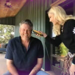Blake Shelton gets a mullet from Gwen Stefani, gives 'Voice' update