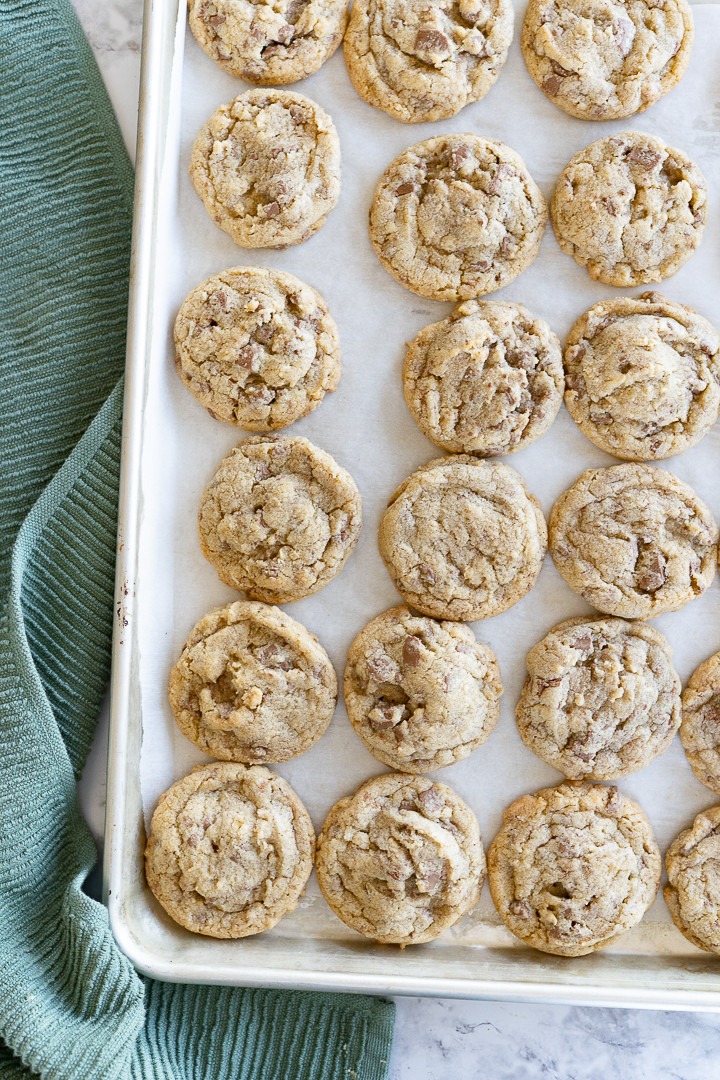 Cookies on a tray ready to be frozen.